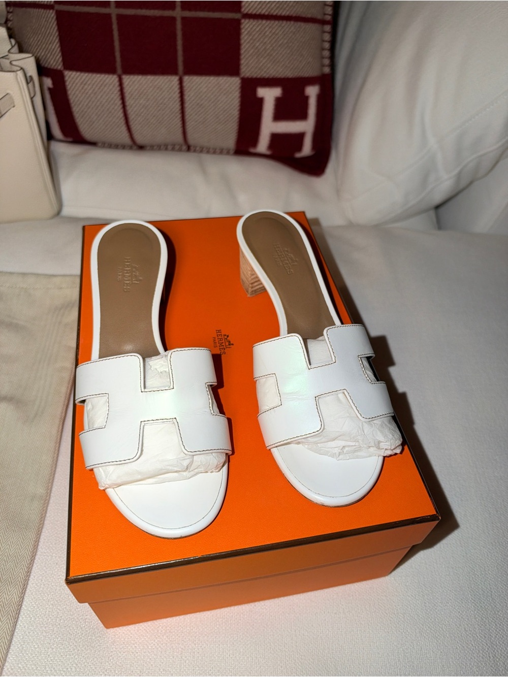 Hermes oasis white